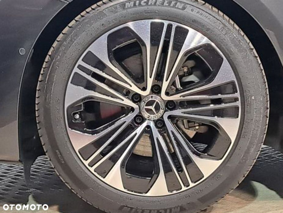 Mercedes-Benz Klasa E 220 d mHEV 4-Matic Avantgarde 9G-Tronic - 19