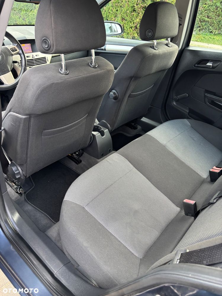 Opel Astra 1.6 Color Edition - 10