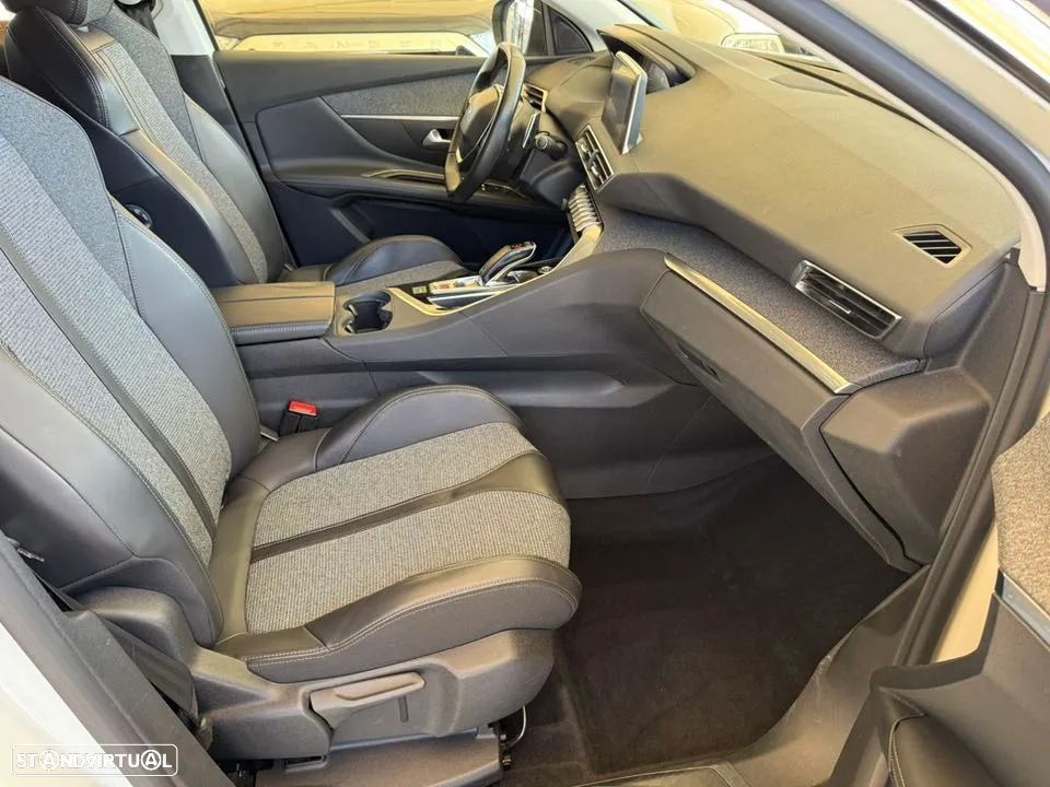 Peugeot 3008 1.6 BlueHDi Allure EAT6 J18 - 11