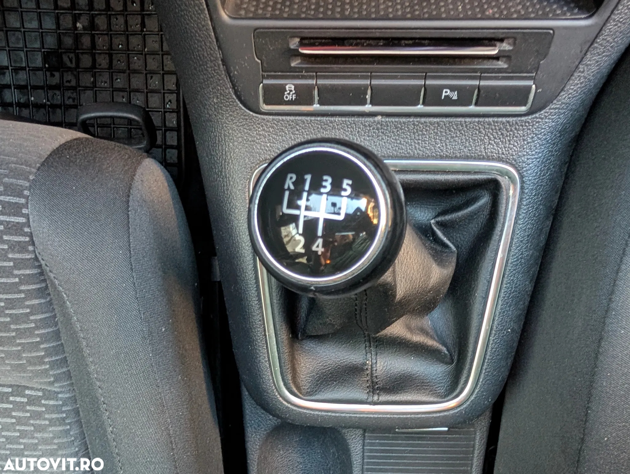 Volkswagen Golf Plus 1.6 TDI DPF BMT Comfortline - 8