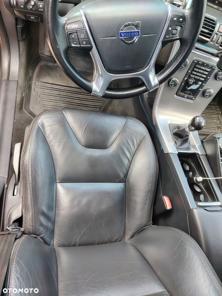 Volvo XC 60 D4 Momentum - 9