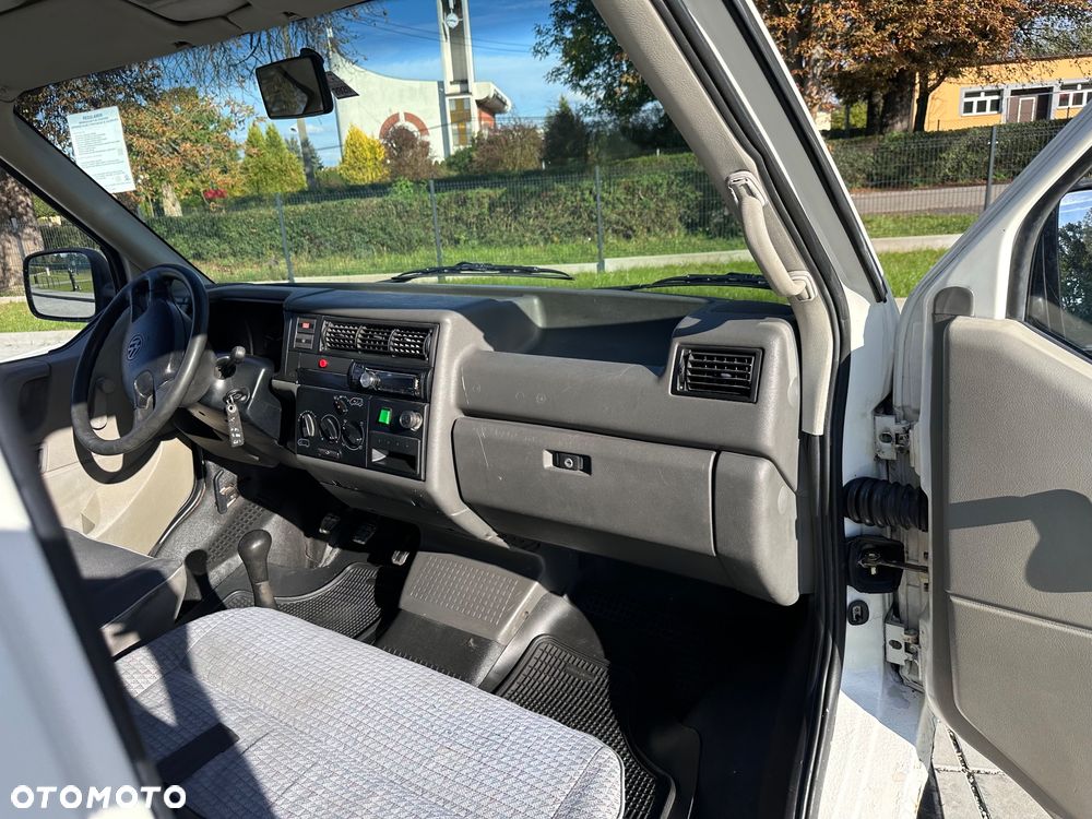 Volkswagen Transporter - 8