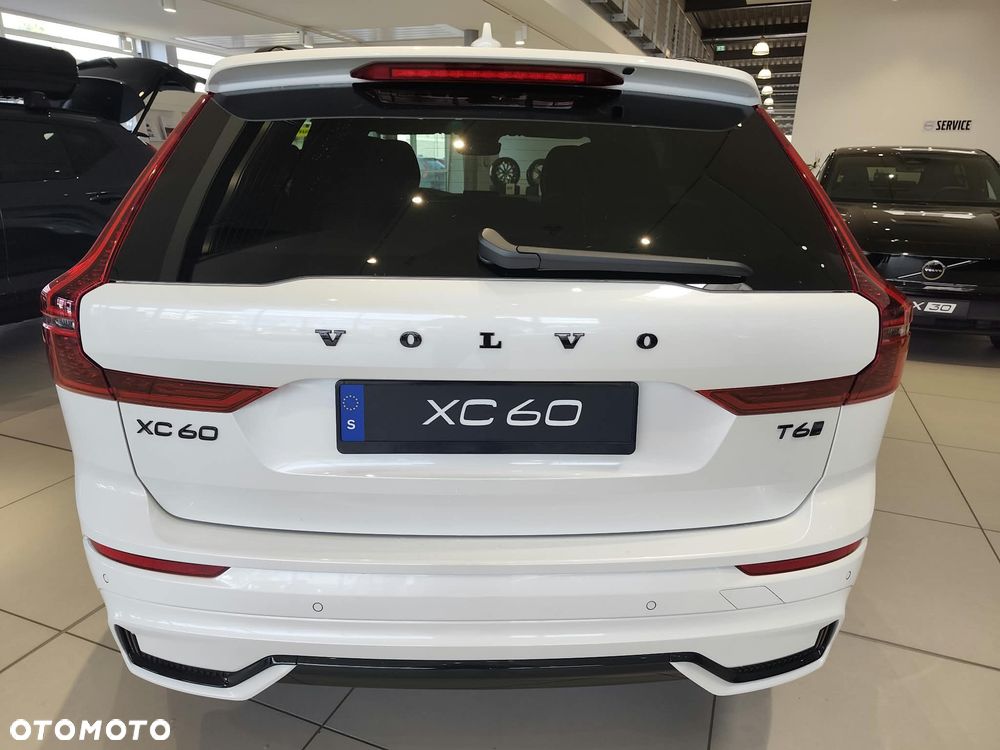 Volvo XC 60 T6 Plug-In Hybrid AWD Ultra Dark - 19