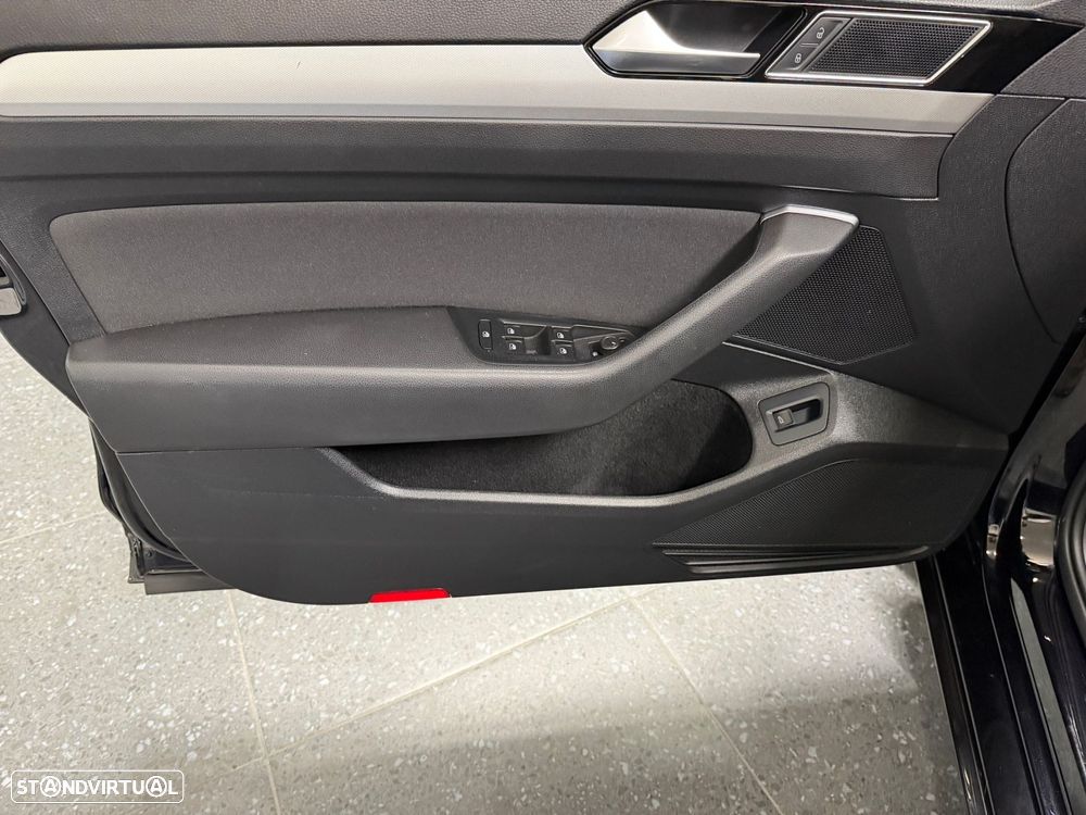 VW Passat Variant 1.6 TDI Confortline - 17