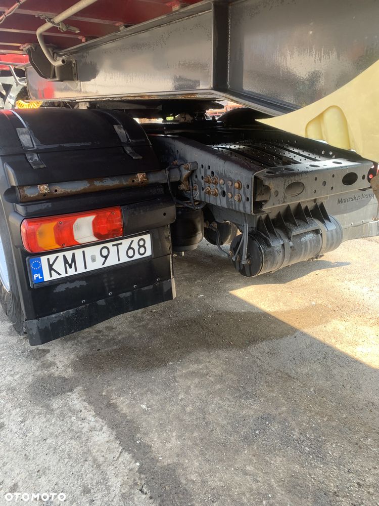 Mercedes-Benz Actros - 10