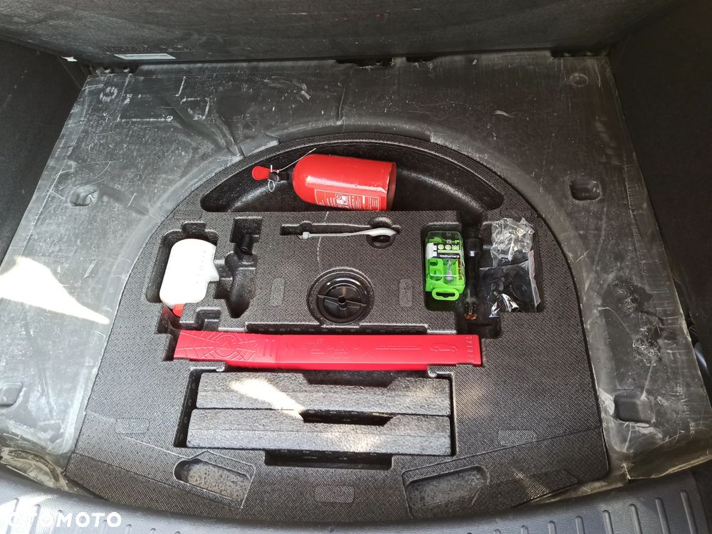 Ford Kuga - 37