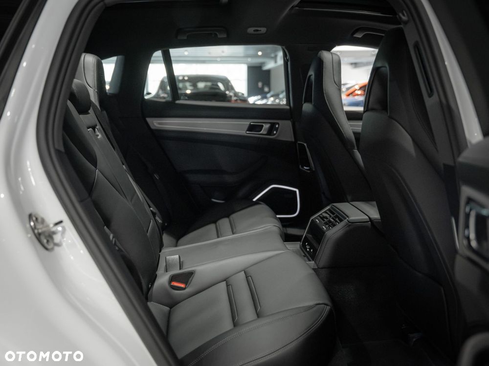 Porsche Panamera 4 E-Hybrid Sport Turismo Platinum Edition - 23