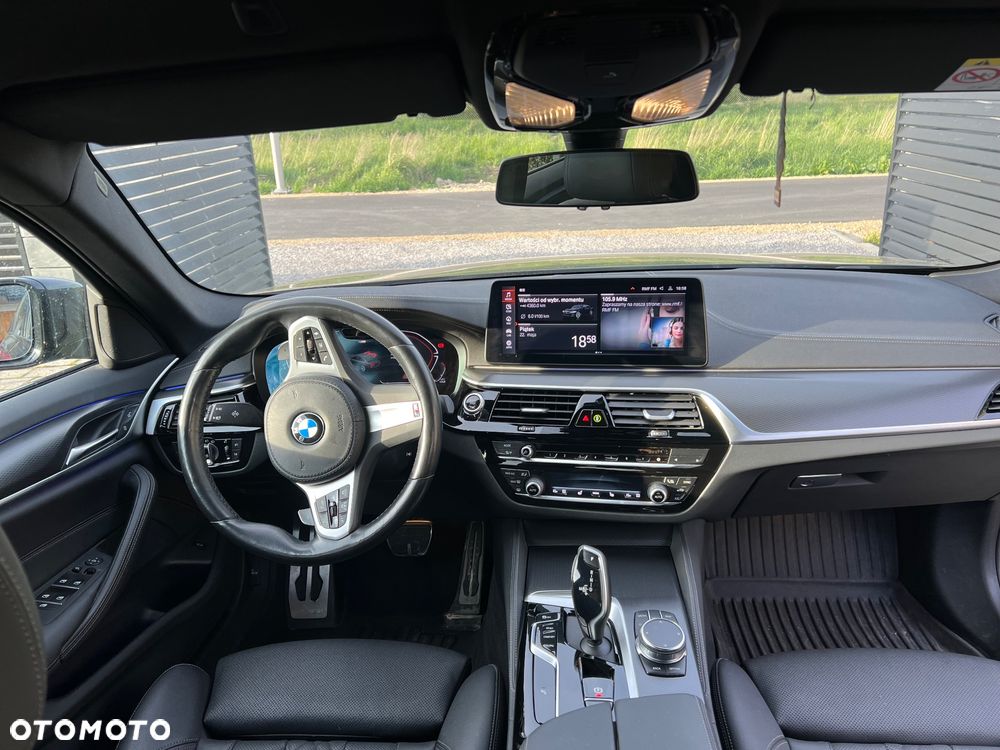 BMW Seria 5 520d MHEV M Sport sport - 9