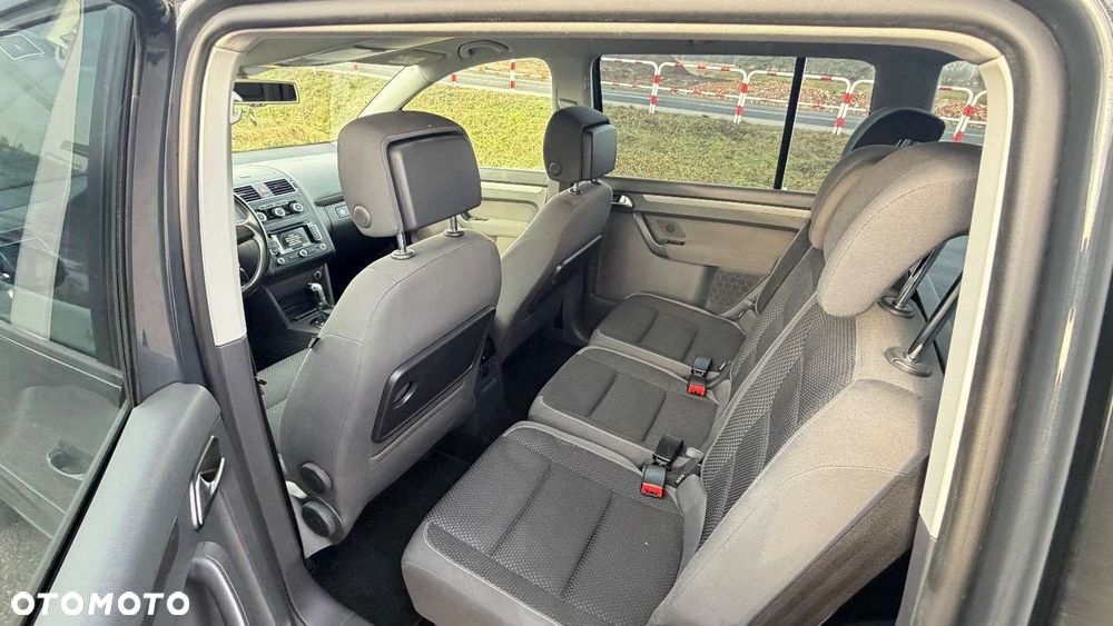 Volkswagen Touran - 29