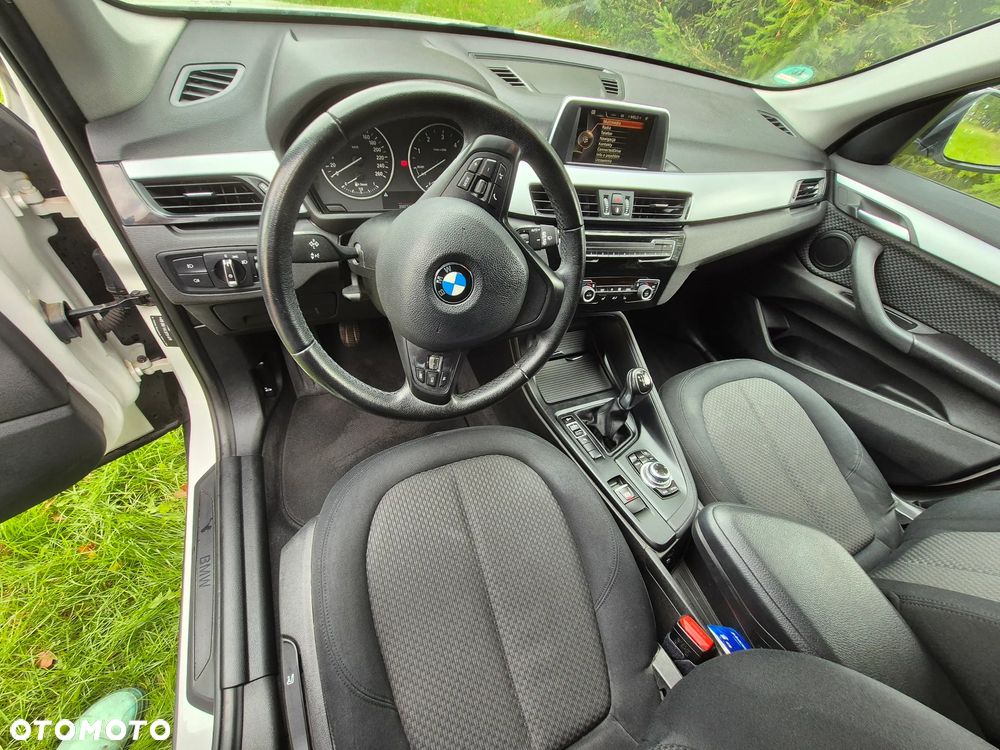 BMW X1 sDrive18d xLine - 9