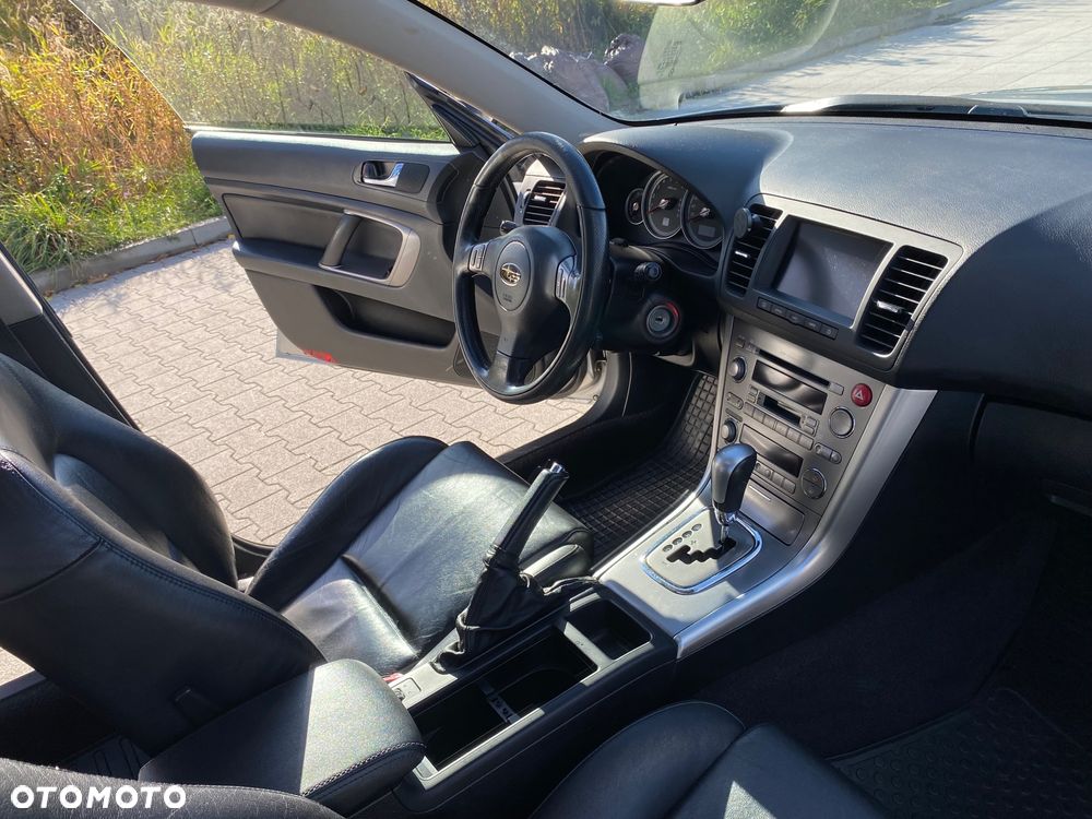 Subaru Legacy Kombi 3.0 H6 NAV - 10
