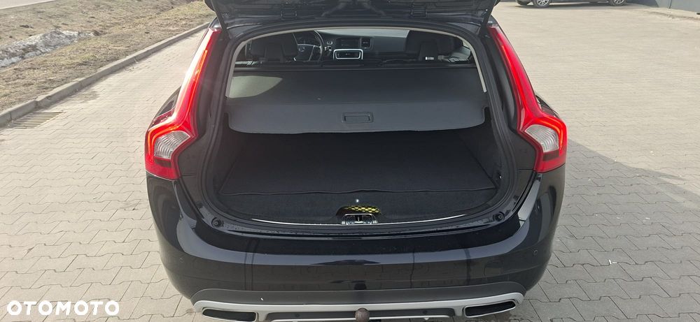 Volvo V60 D6 AWD Plug-in Hybrid Summum - 30