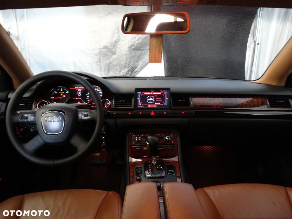 Audi A8 - 8