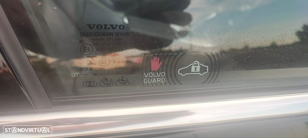 Volvo V60 2.4 D6 R-Design AWD Phev - 11