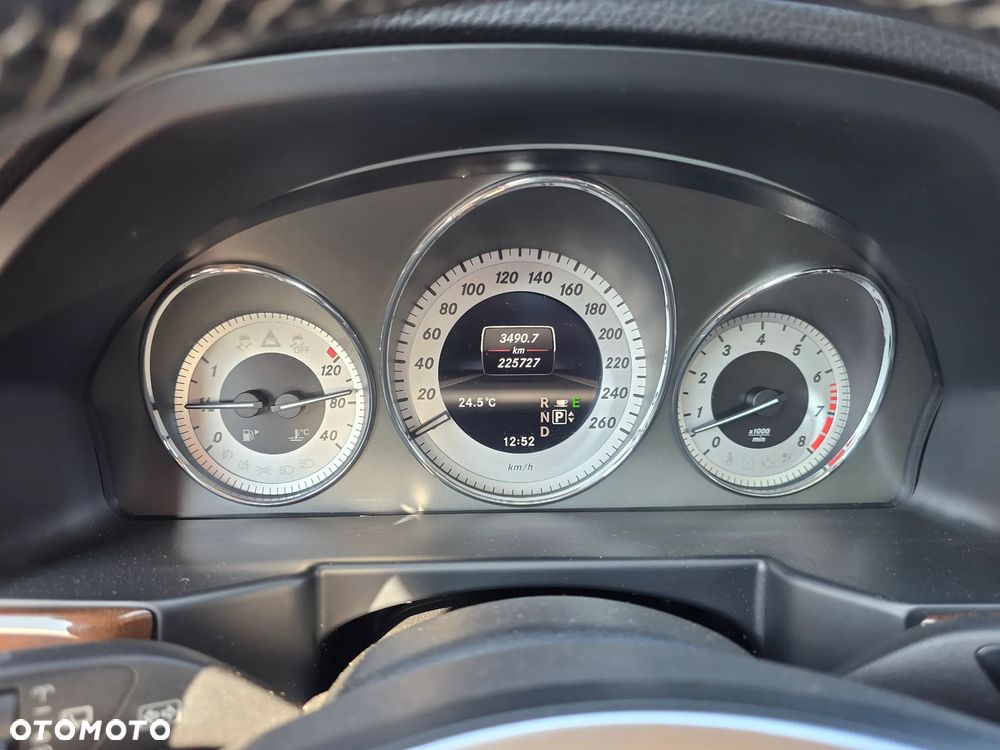 Mercedes-Benz GLK 350 4-Matic - 12