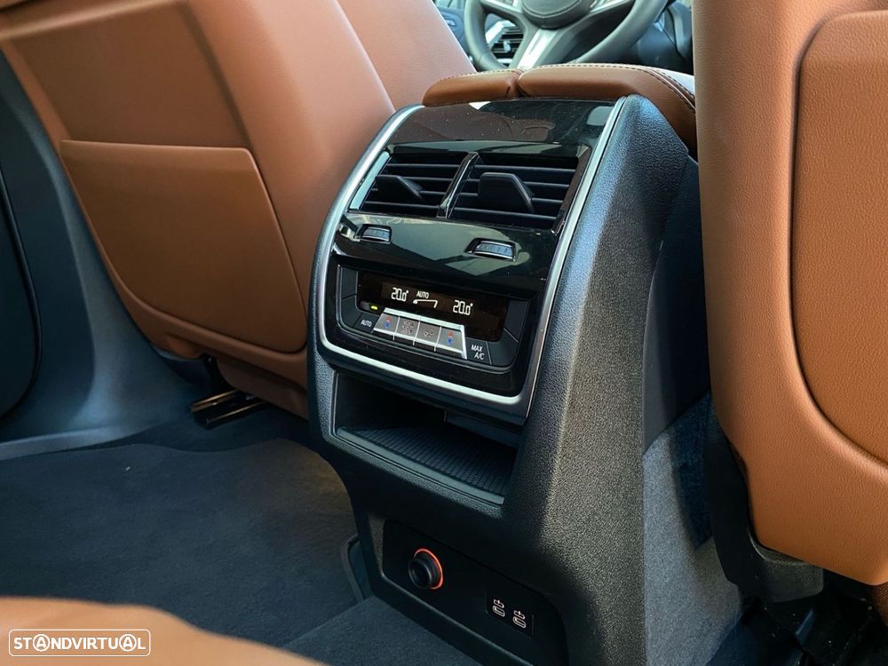 BMW X7 40 d xDrive Pack M Desportivo Pro - 24