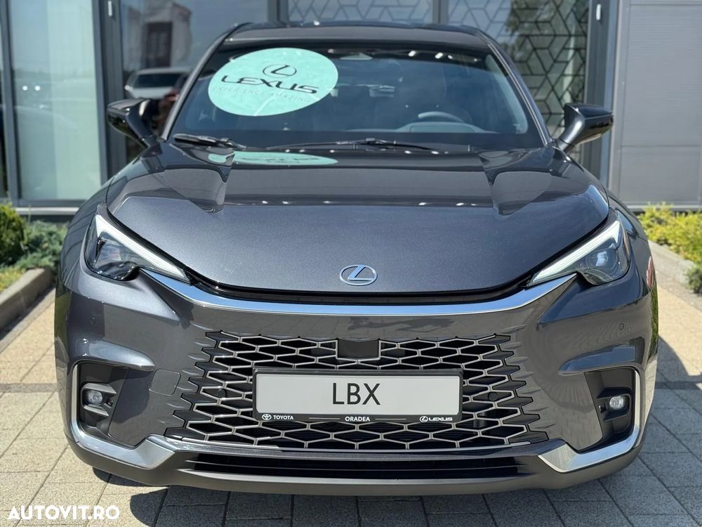 Lexus LBX 1.5 HEV 4x2 CVT Elegant - 3