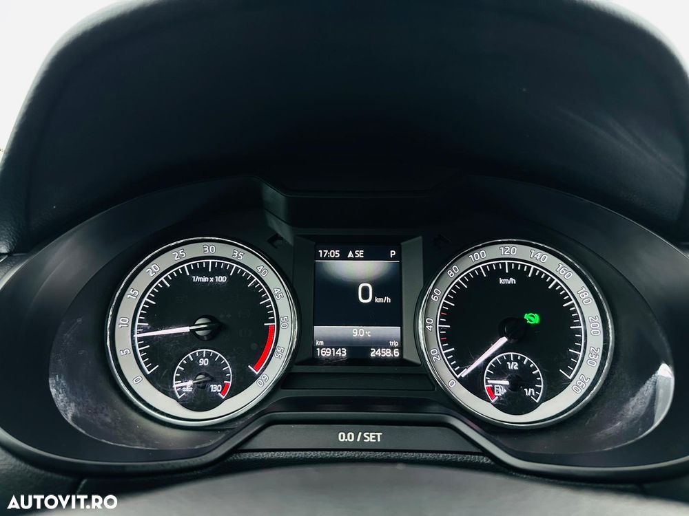 Skoda Octavia Combi 1.6 TDI DSG Premium Edition - 21