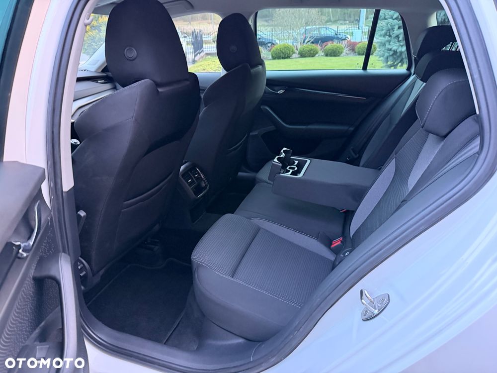 Skoda Octavia 2.0 TDI Tour - 11