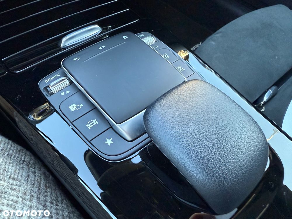 Mercedes-Benz CLA 250 e PHEV AMG Line 8G-DCT - 23