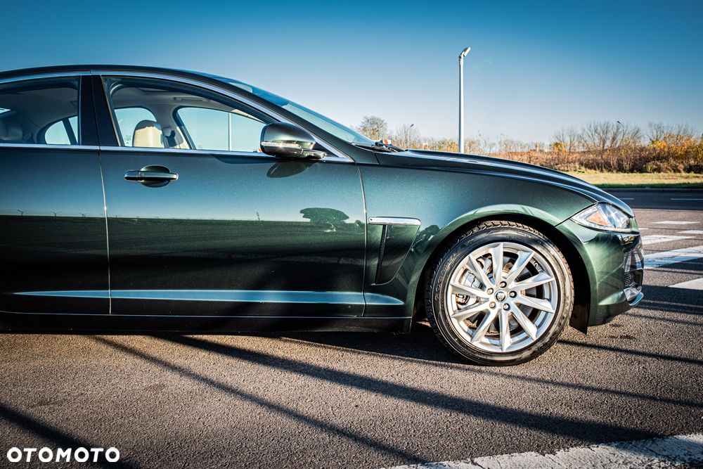 Jaguar XF - 13
