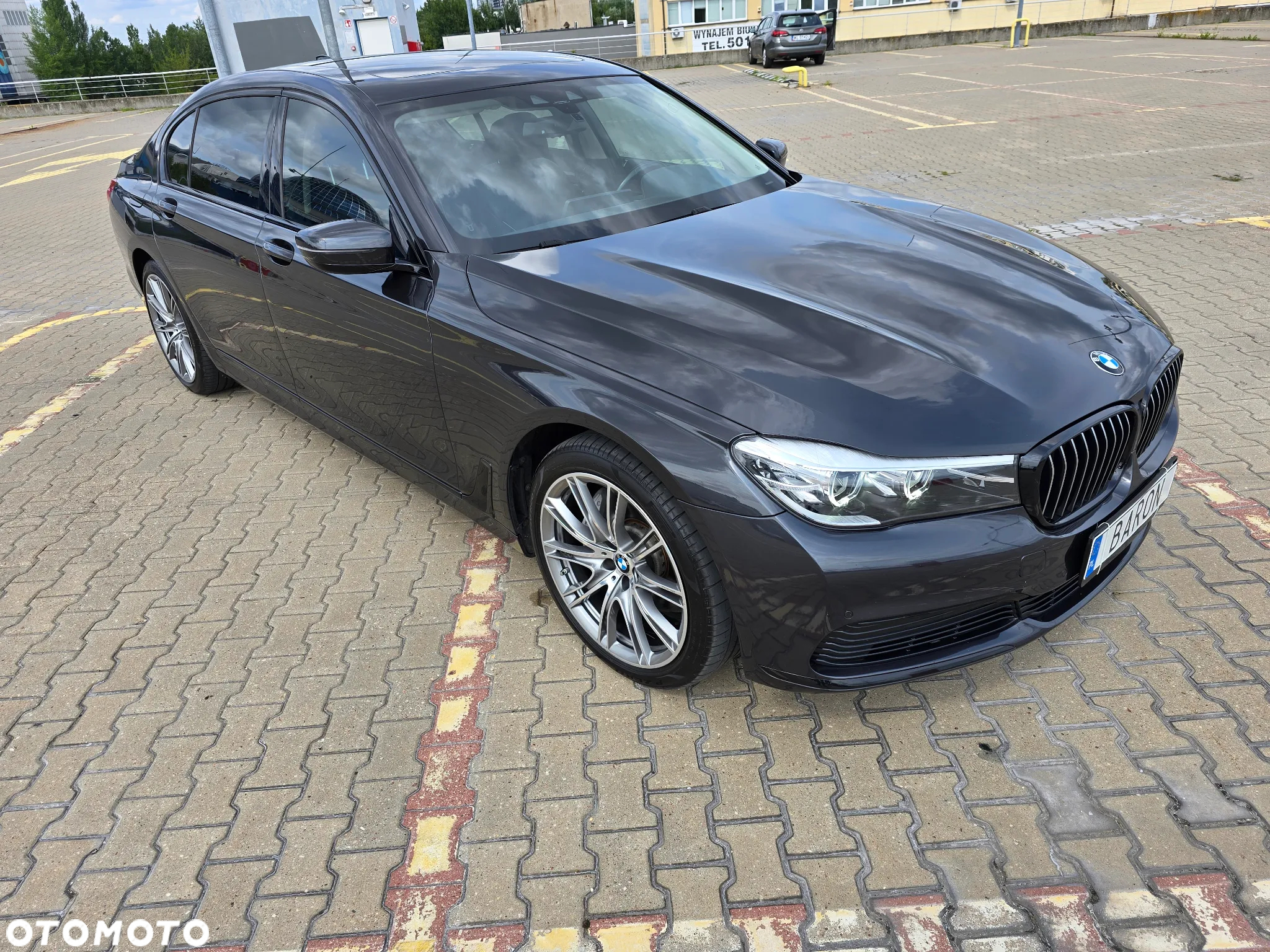 BMW Seria 7 740Li - 4