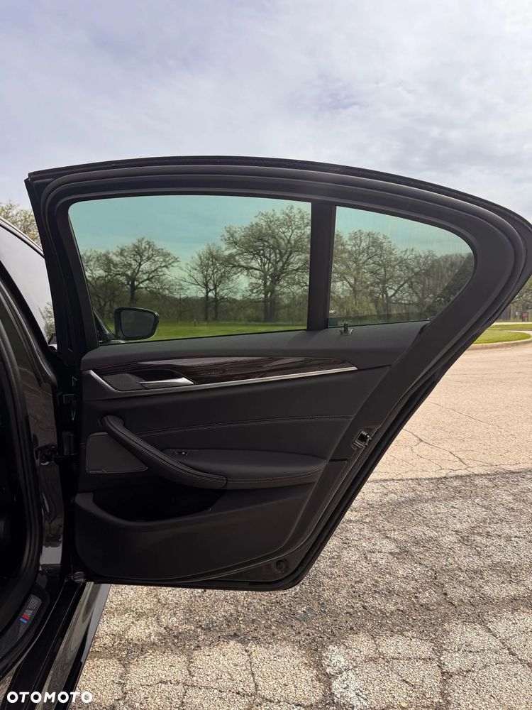 BMW Seria 5 540i xDrive Sport Line - 22