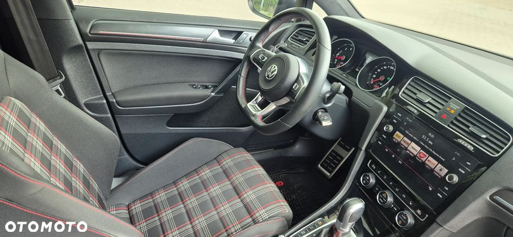 Volkswagen Golf 2.0 TSI GTI DSG - 19