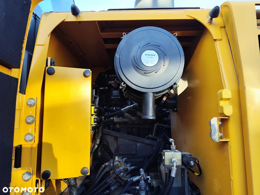 Volvo EC 210 CL - 22