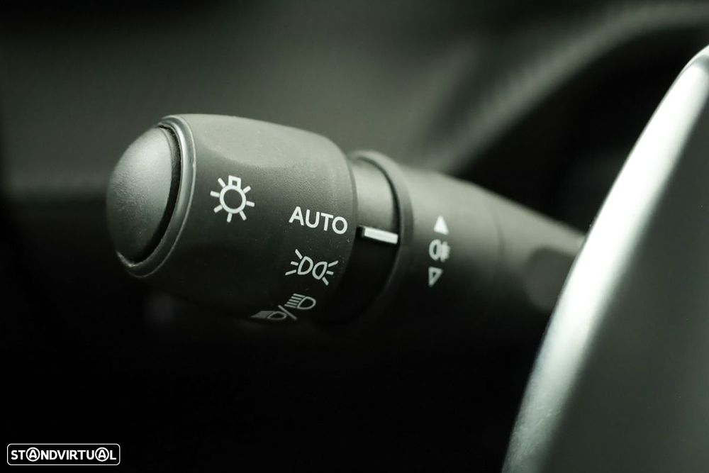 Peugeot 2008 1.2 PureTech Allure Pack EAT8 - 17