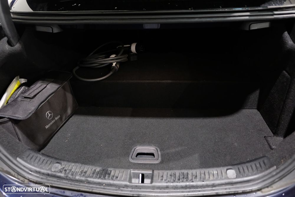 Mercedes-Benz E 300 de AMG Line - 27