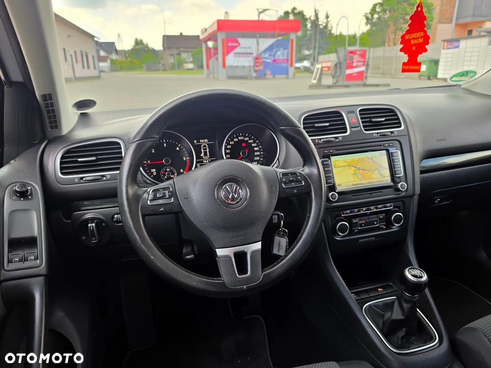 Volkswagen Golf - 6