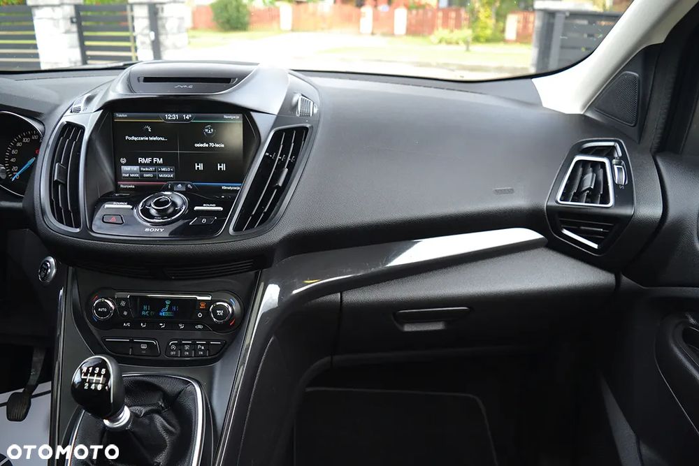 Ford Kuga 2.0 TDCi 2x4 Titanium - 26