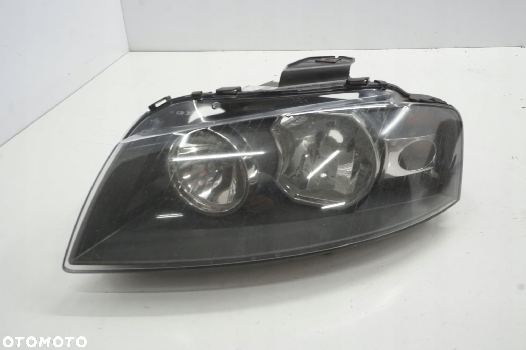 AUDI A3 8P LAMPA LEWY PRZÓD ANGLIK UK 8P0941003L - 1