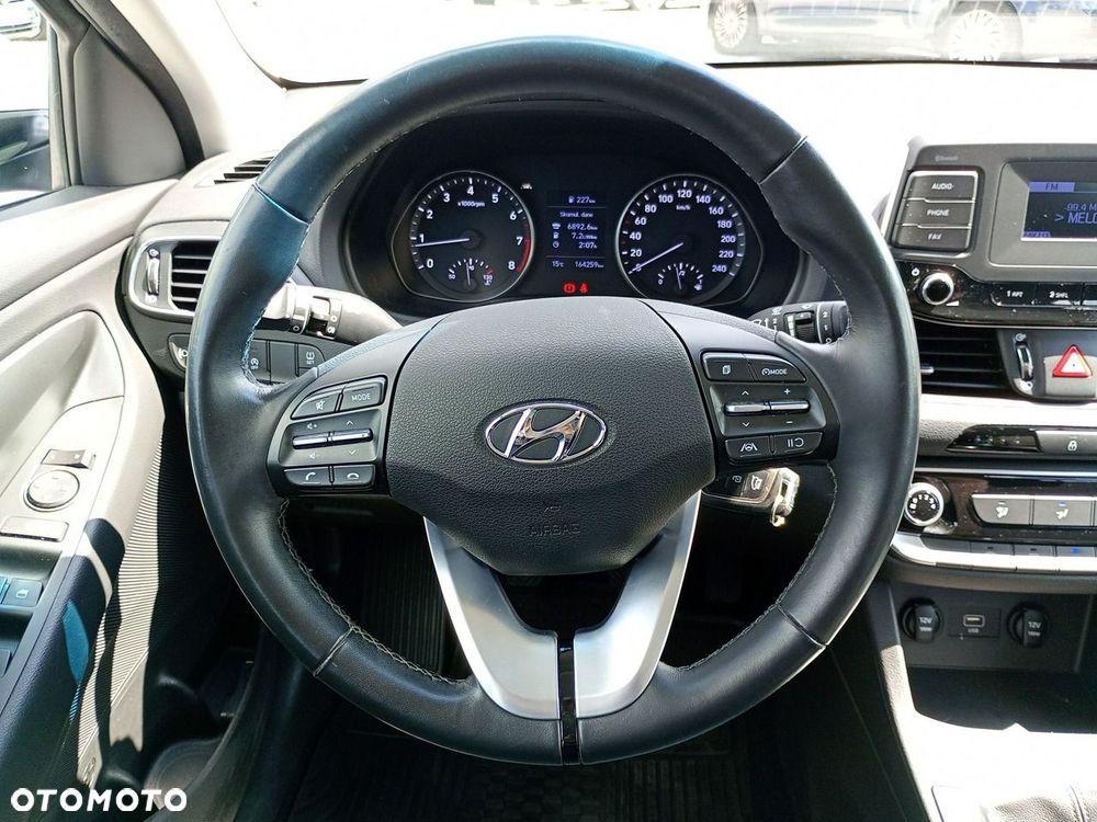 Hyundai i30 1.5 DPI Classic + - 12