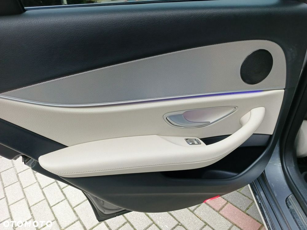 Mercedes-Benz Klasa E 220 d 9G-TRONIC - 31