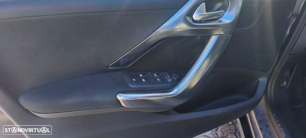 Peugeot 2008 1.4 HDi Active - 8
