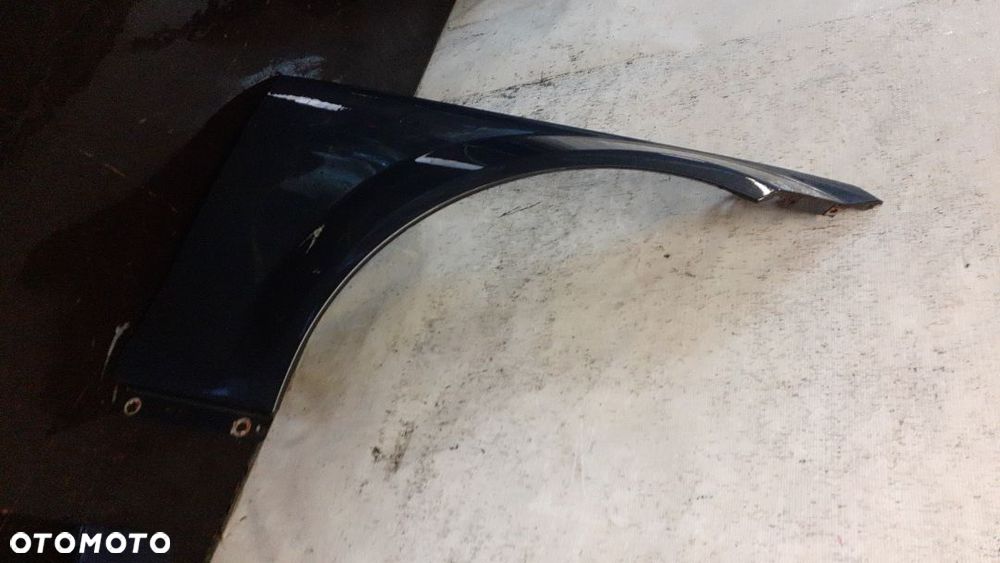 *  BŁOTNIK PRAWY PRZÓD MERCEDES W204 - 3