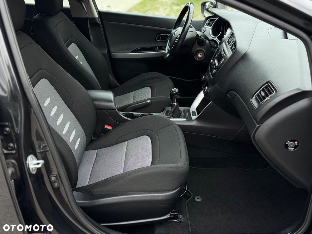 Kia Ceed 1.6 GDI ISG Spirit - 10