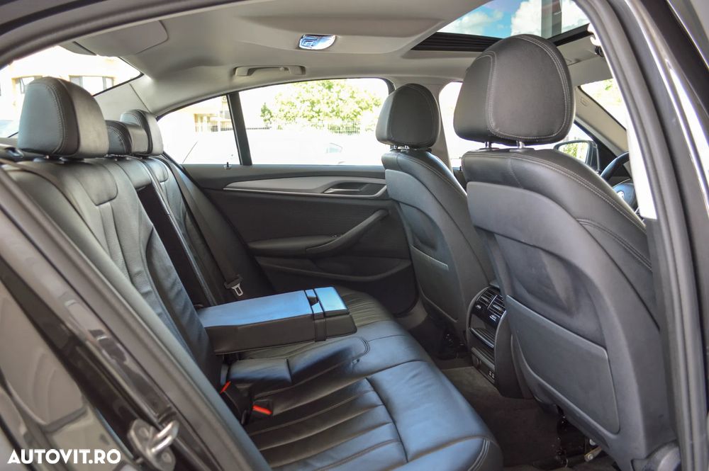 BMW Seria 5 520e Aut. Luxury Line - 33