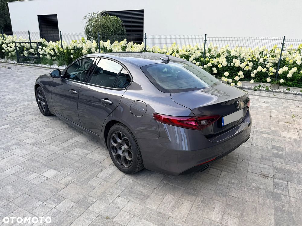 Alfa Romeo Giulia - 7