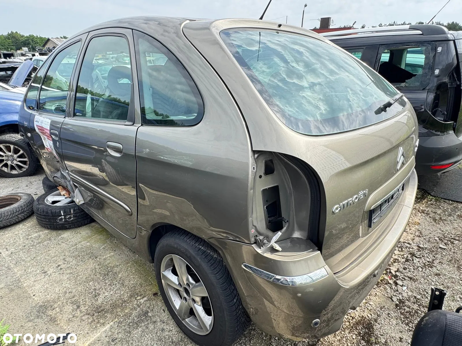 Citroen Xsara Picasso 2010 poj. 1.6 benzyna 16 V - 10