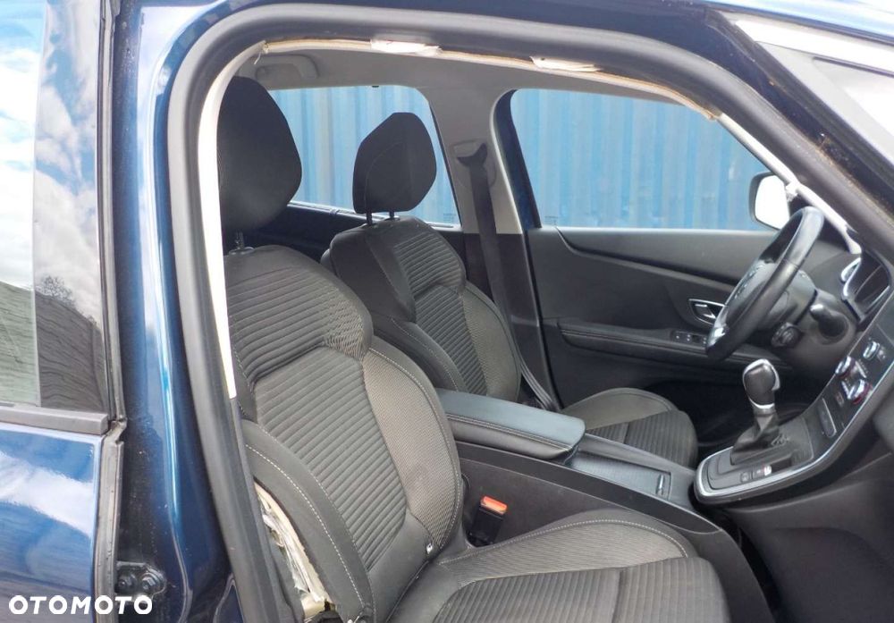 Renault Grand Scenic - 17