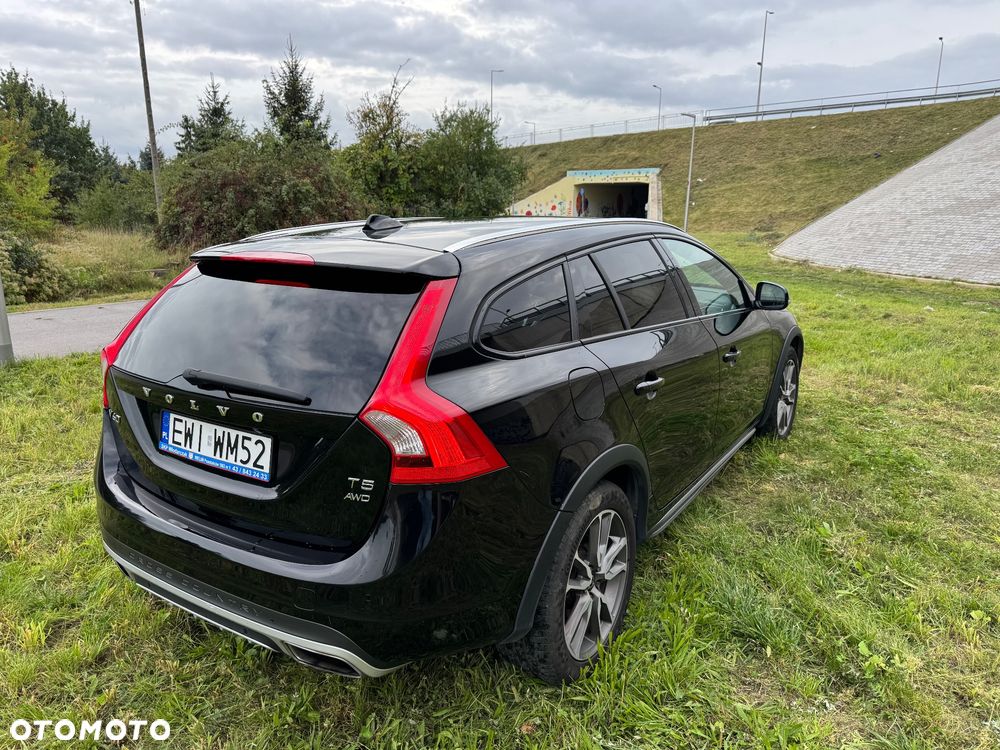Volvo V60 Cross Country T5 AWD Momentum - 5