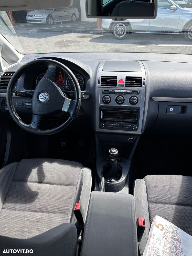 Volkswagen Touran - 7