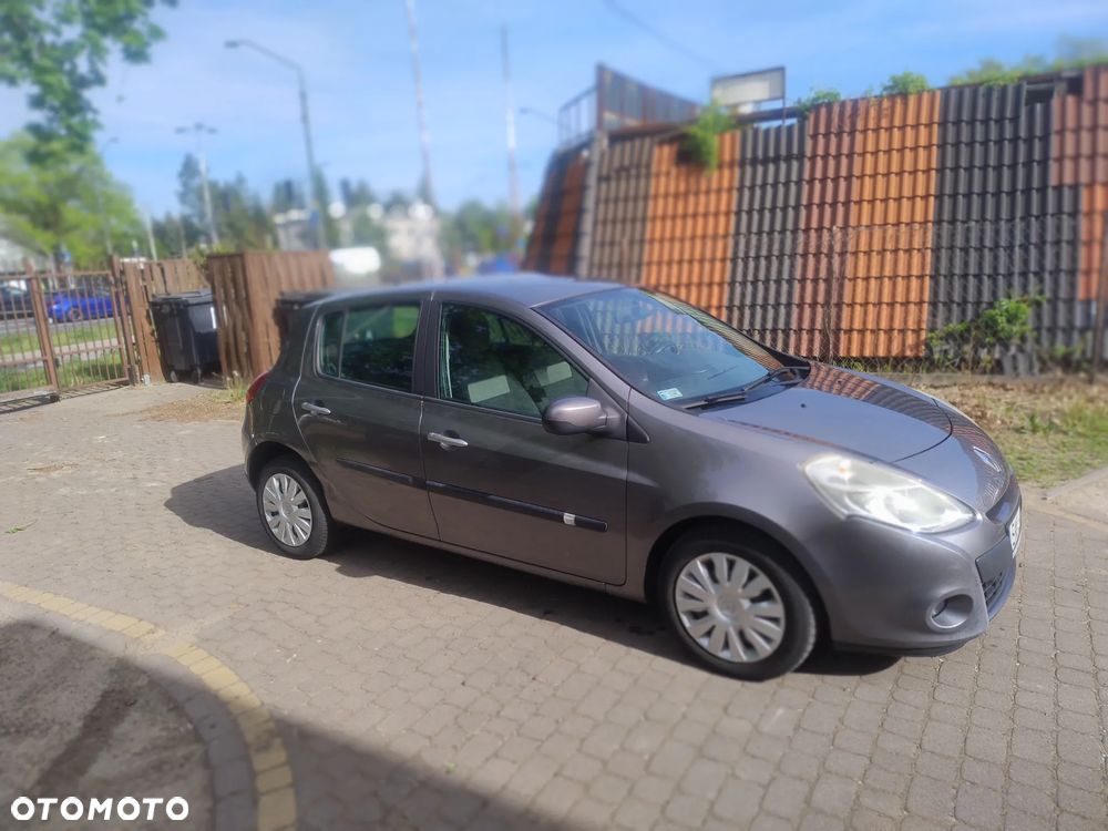 Renault Clio 1.5 dCi Alize - 8