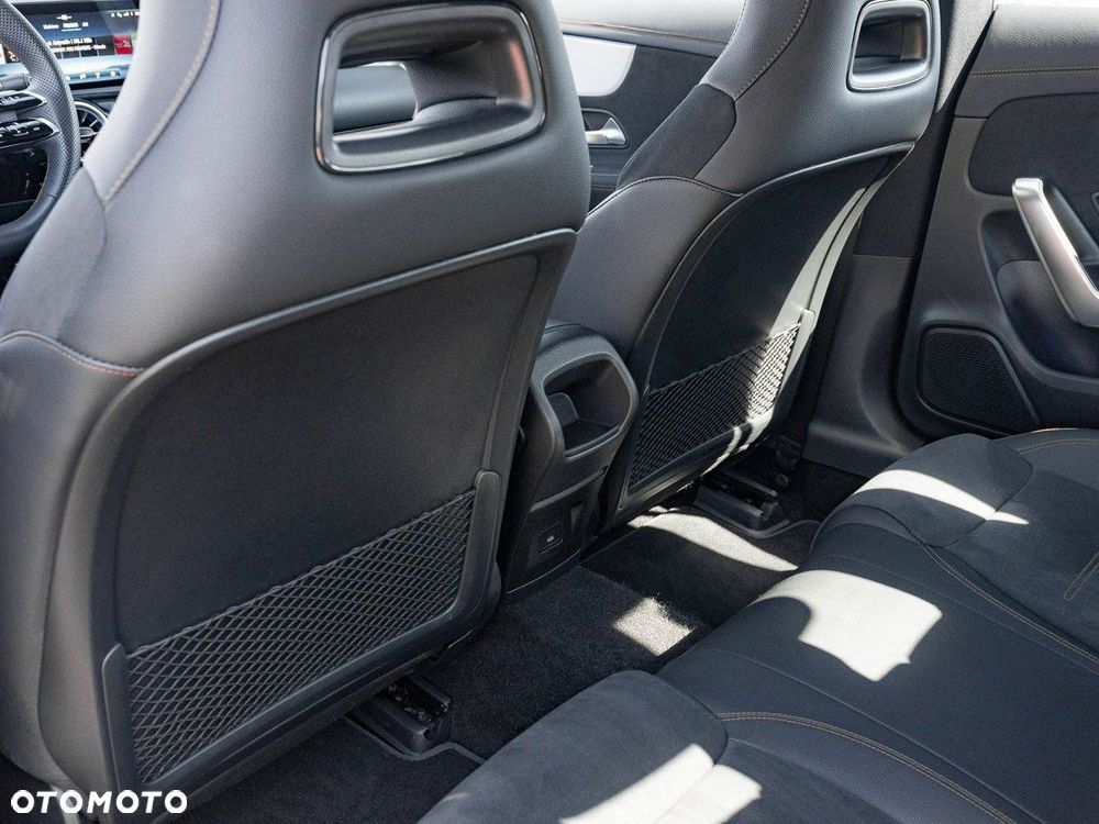 Mercedes-Benz CLA 200 mHEV 7G-DCT - 28