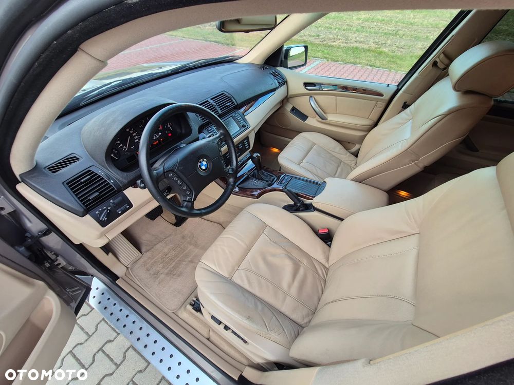 BMW X5 4.4 i Edition Exclusive Sport - 28