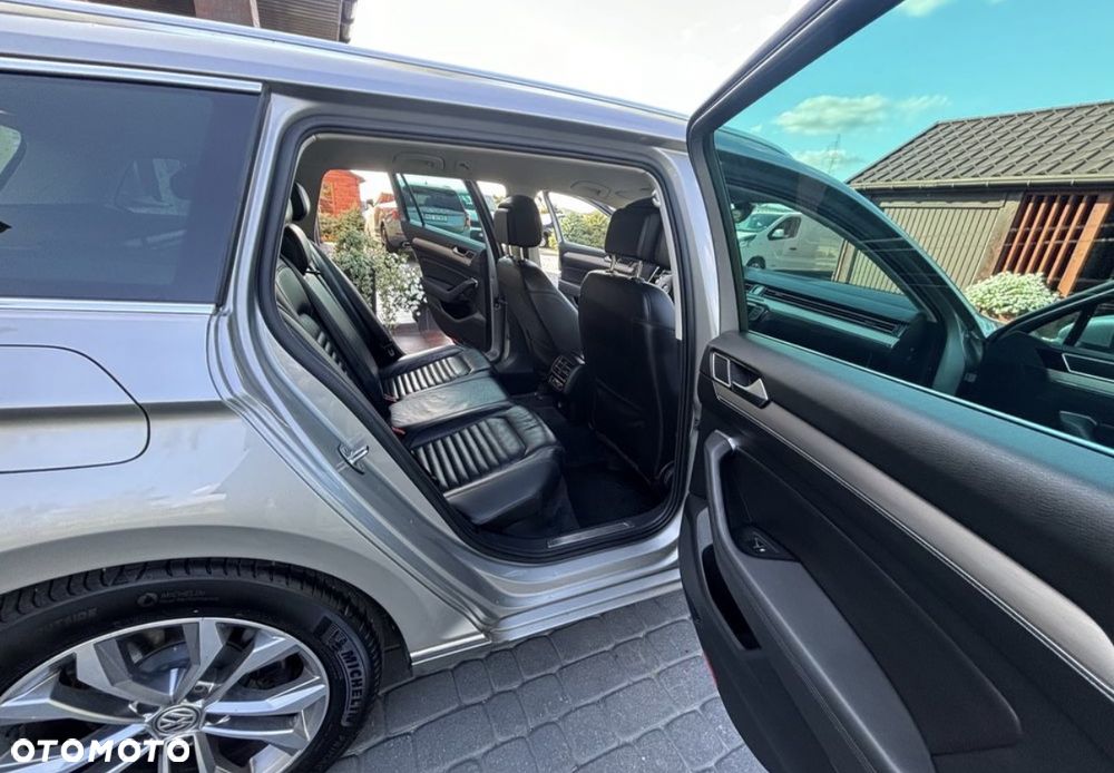 Volkswagen Passat 2.0 TDI SCR 4Mot DSG Highline - 14