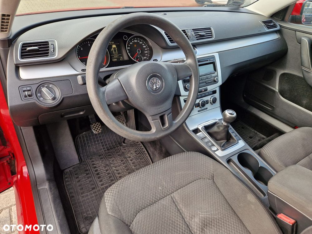 Volkswagen Passat 2.0 TDI Trendline - 14